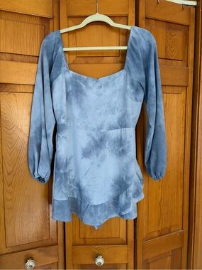 Le Lis Blue Tie-Dye Satin Square Neck Blouse